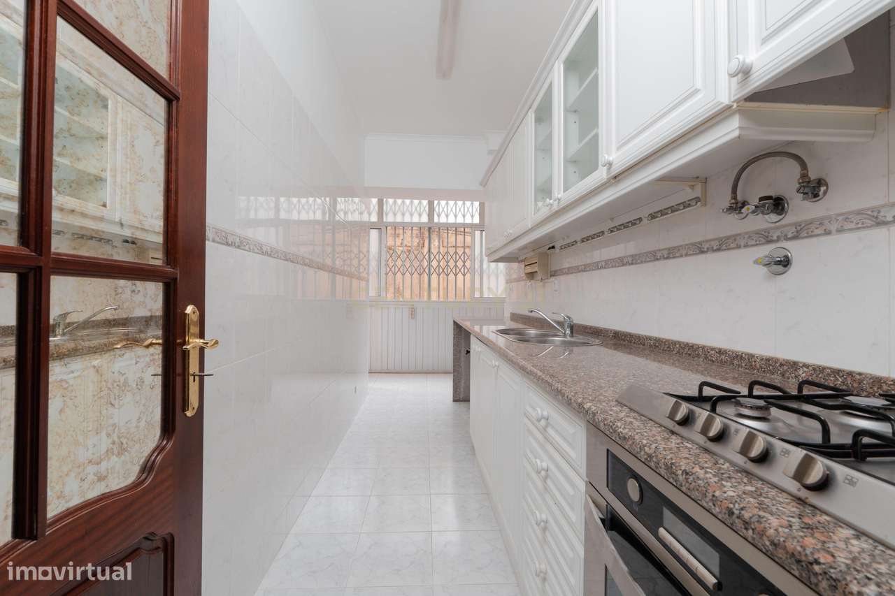 T2 na Rua Dr. Gama Barros 71 Alvalade, Lisboa-2