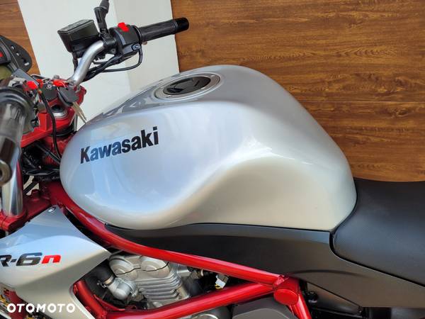 Kawasaki ER - 8