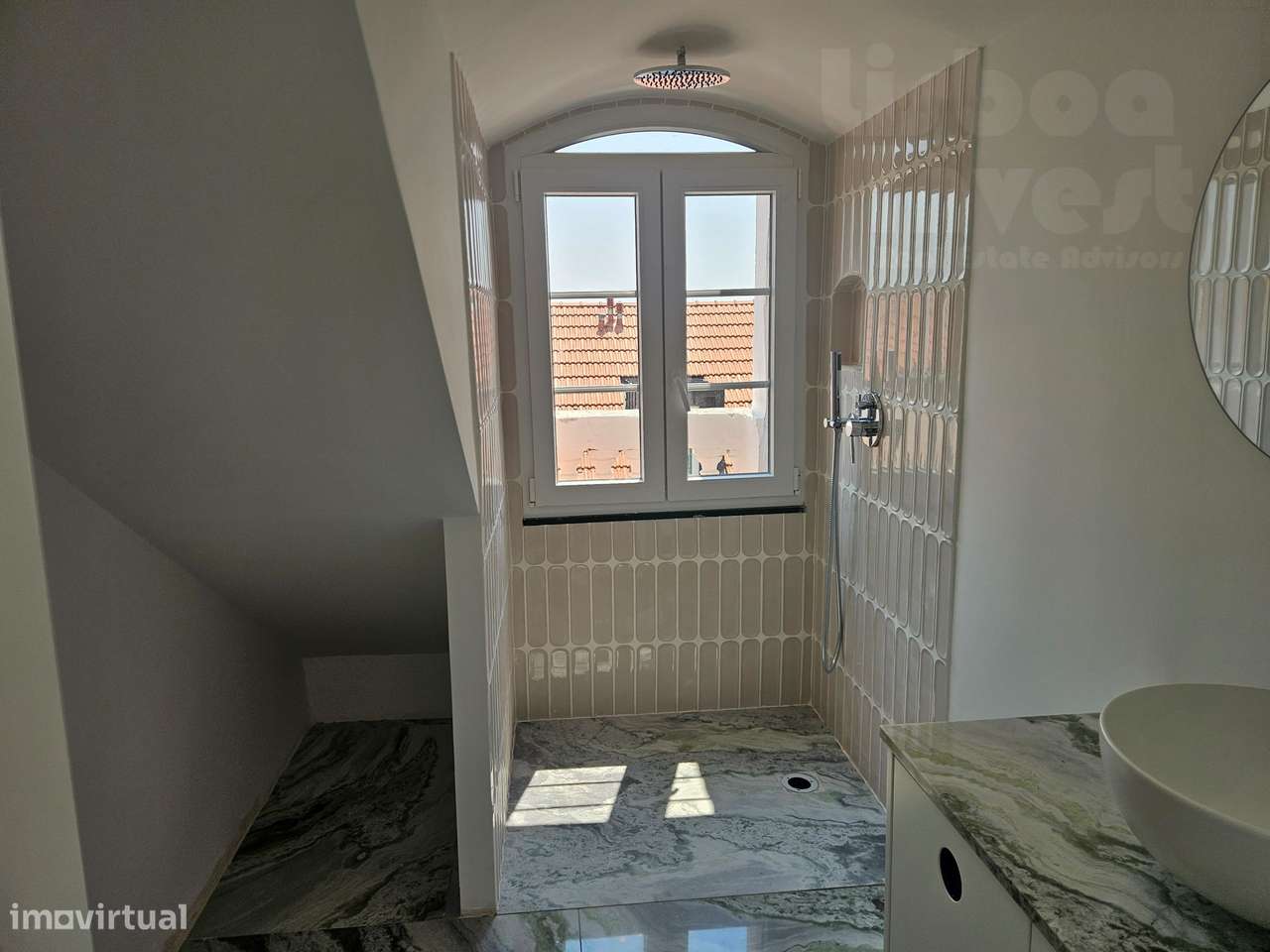 Vendo T2  remodelado em predio totalmente remodelado Terraço vista Rio-22