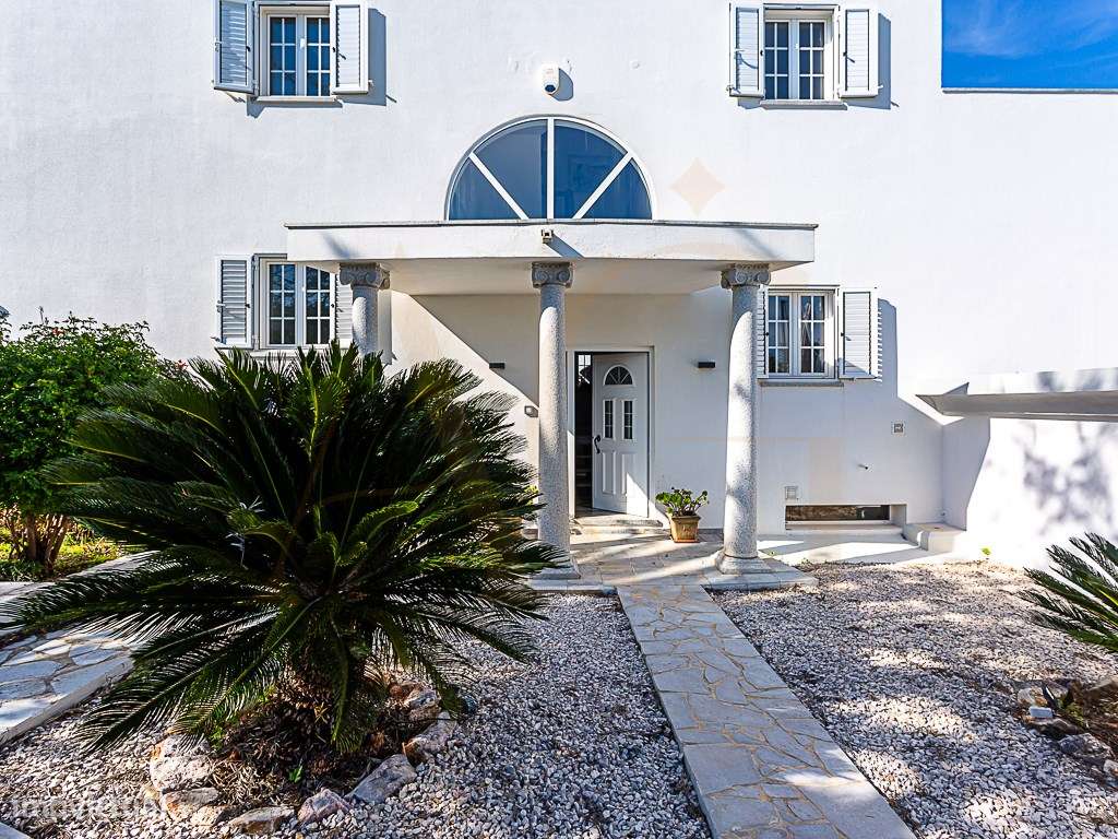 Moradia Exclusiva T4 com Vista Mar e Cidade em Tavira-49