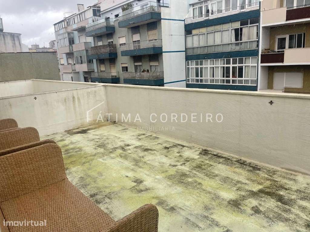 Apartamento T2 com terraço Praça Gil Vicente-10