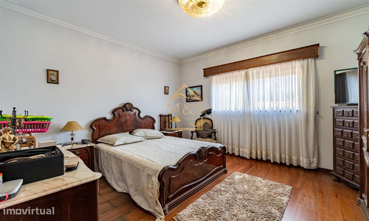 Moradia com comercio| Terreno 2900m2 |  Praia - Lavra-6