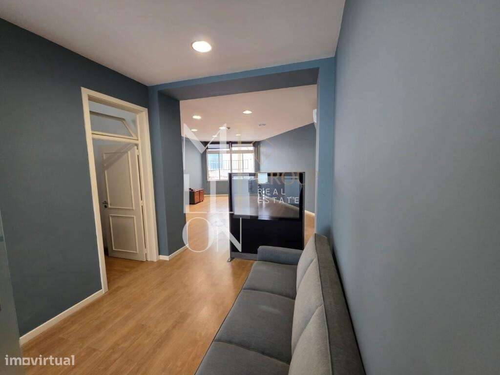 Prédio de Escritórios para Arrendamento no Coração do Funchal - Grande imagem: 2/15
