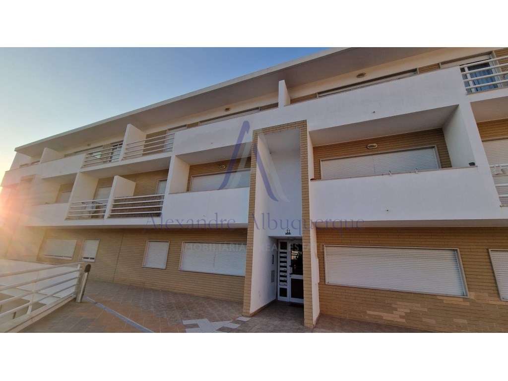 Apartamento T2 com lugar de Garagem e Elevador-25