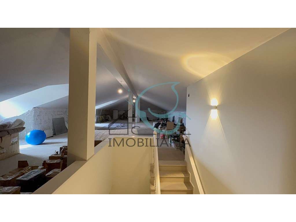 Moradia T5 com Vista para a Serra em Alenquer-12