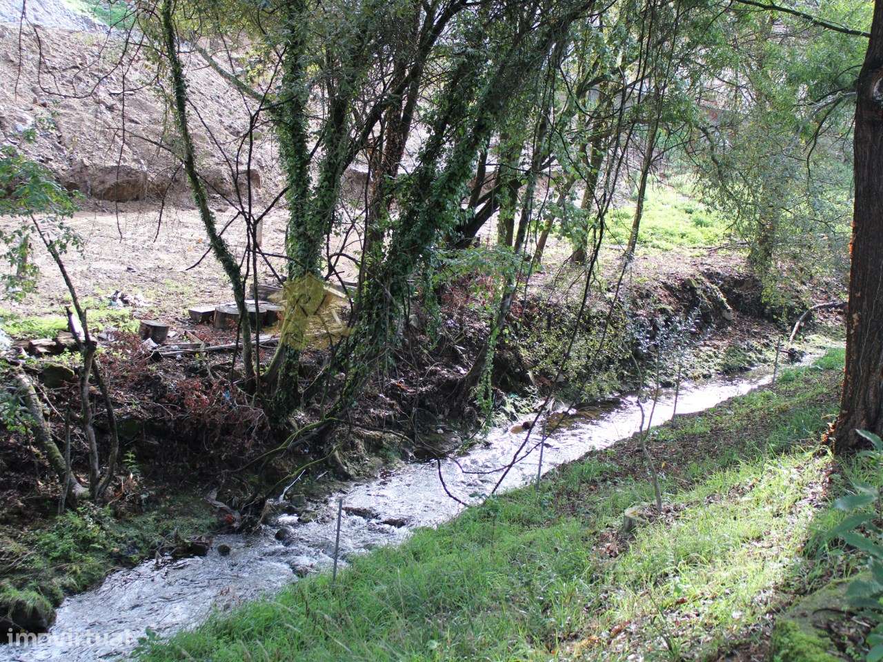 Terreno urbano em Avintes, junto ao rio - Grande imagem: 2/4