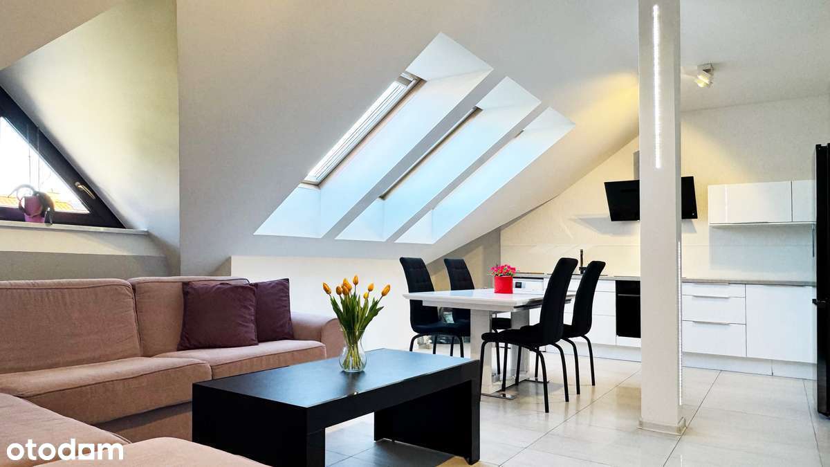 TOP Lokalizacja - 3 pokoje - Całkowicie Bezczynszowe Mieszkanie-1