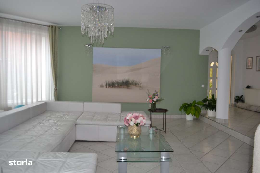 Casa/vila 400 mp-teren 900mp-piscina-Unirea- Vasile Petri, comision 0-4