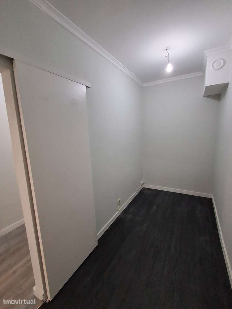 Apartamento T1 +1 com 77m² Matosinhos-15