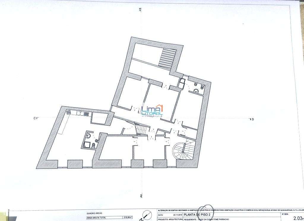 Prédio devoluto para habitação e comércio - Zona Histórica de Leiria-28