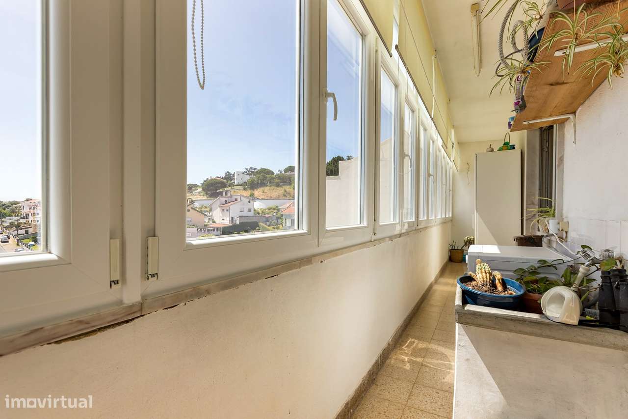Luminoso T3 no centro de Loures / Marquise / Arrecadação-9