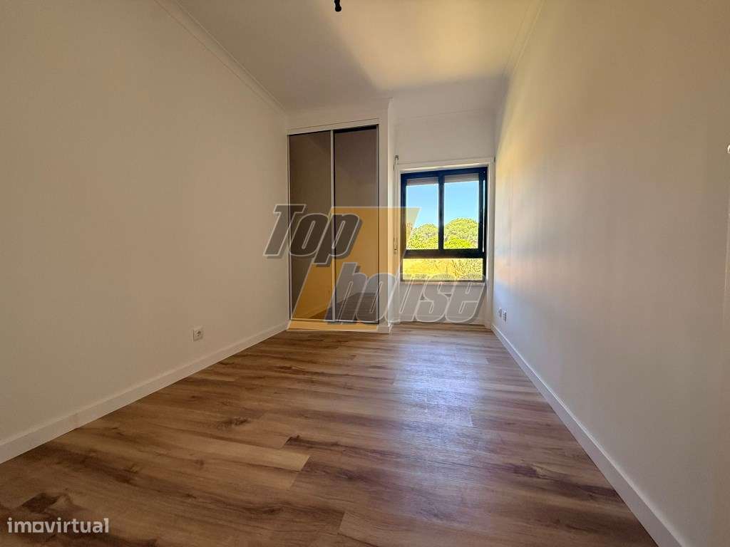 Apartamento T3 com arrecadação - Parque da Paz-14