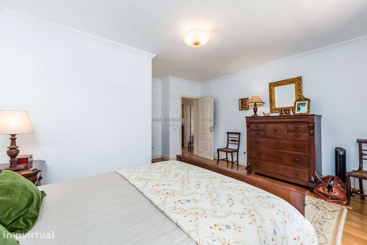 Moradia T4+1 Geminada na Quinta da Beloura — Luminosidade, Conforto e-34