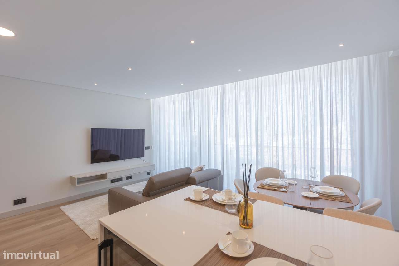 Aluga-se T2 novo, totalmente mobilado e equipado, bem localizado - Grande imagem: 5/44