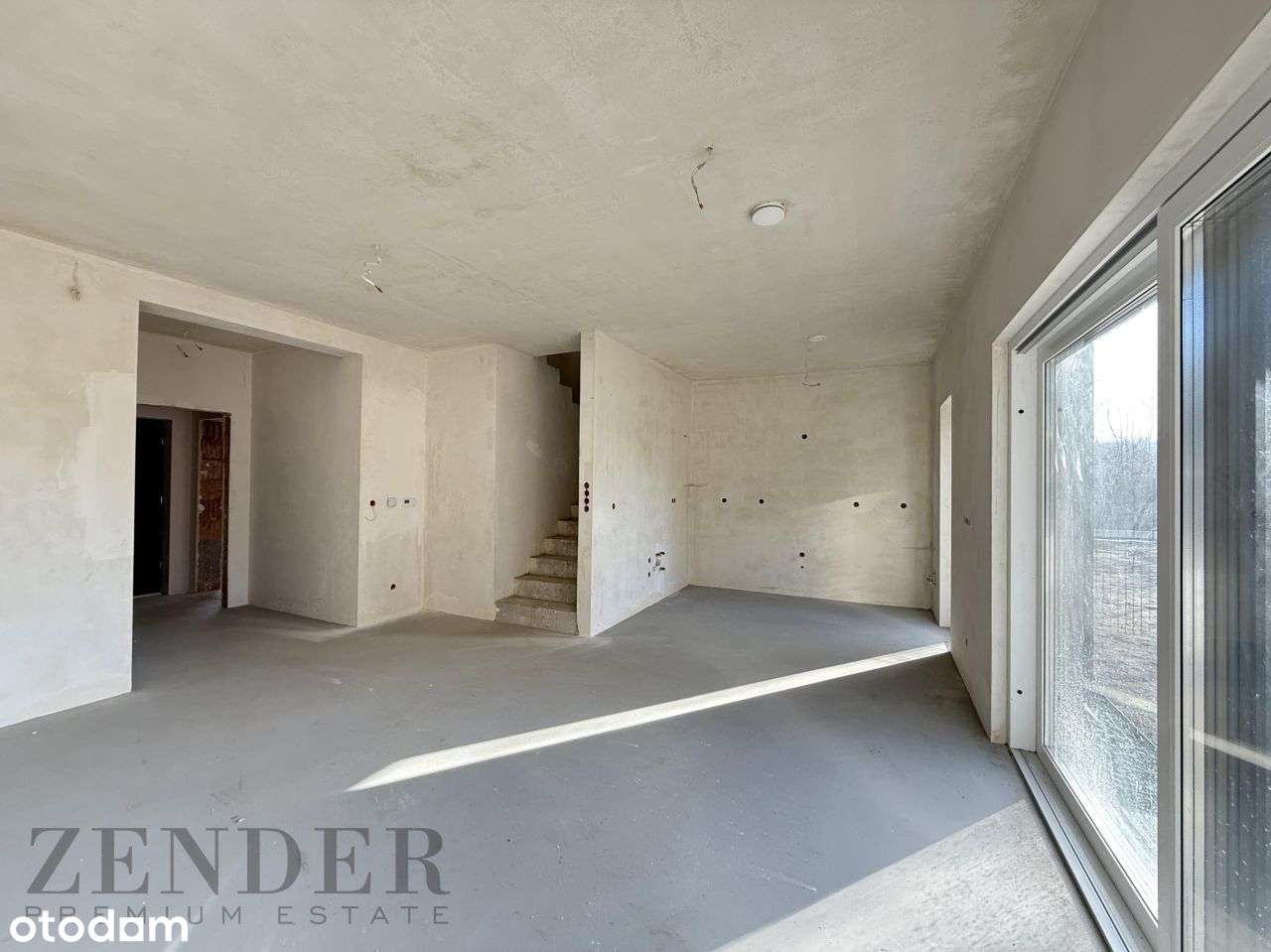 5 sypialni + salon, dostęp do kolejki miejskiej-8