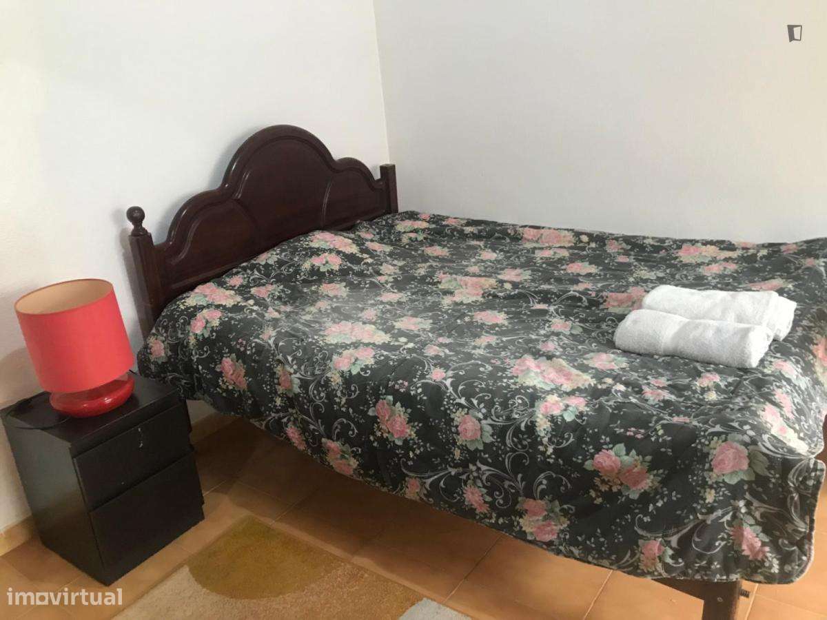 Quarto - localizado em Amadora Lisbon - Grande imagem: 3/6