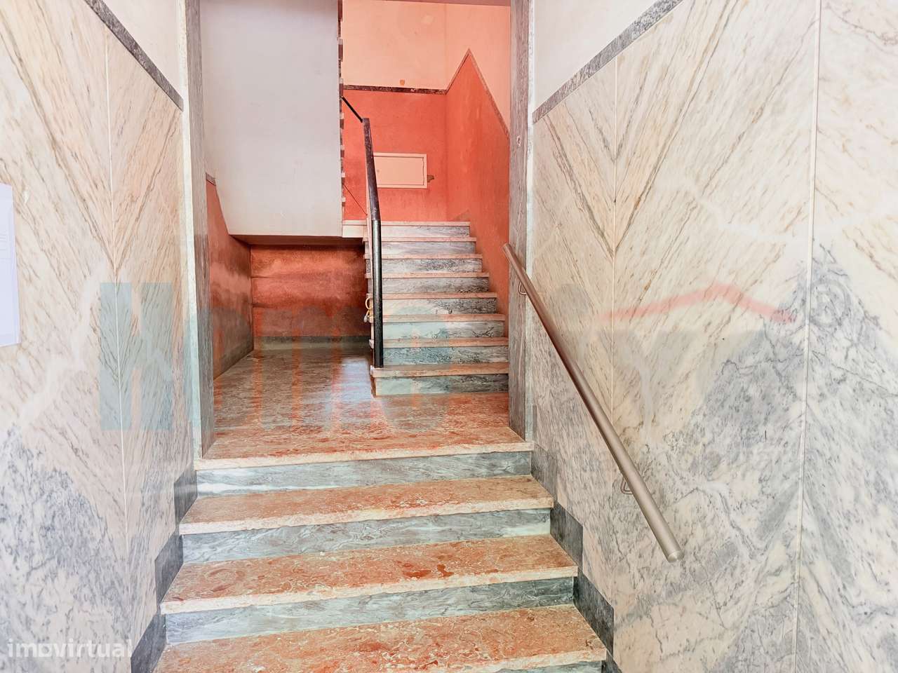 T3 Remodelado Logradouro 45m² | Centro de Alverca do Ribatejo – Lisboa-16