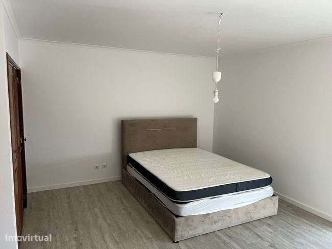 T2 com lugar de parqueamento Monte Abraão - Grande imagem: 4/7