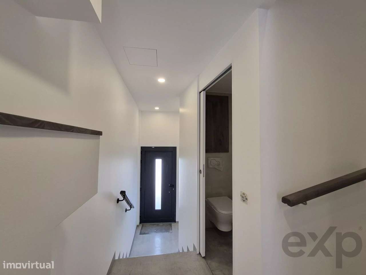 Casa nova, 2 quartos, amplo pátio, centro de Alvor-46