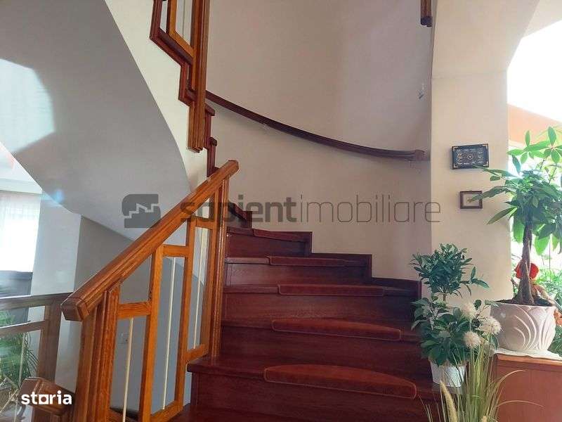 Vila cu 9 camere in zona SpitaluluiJudetean-9