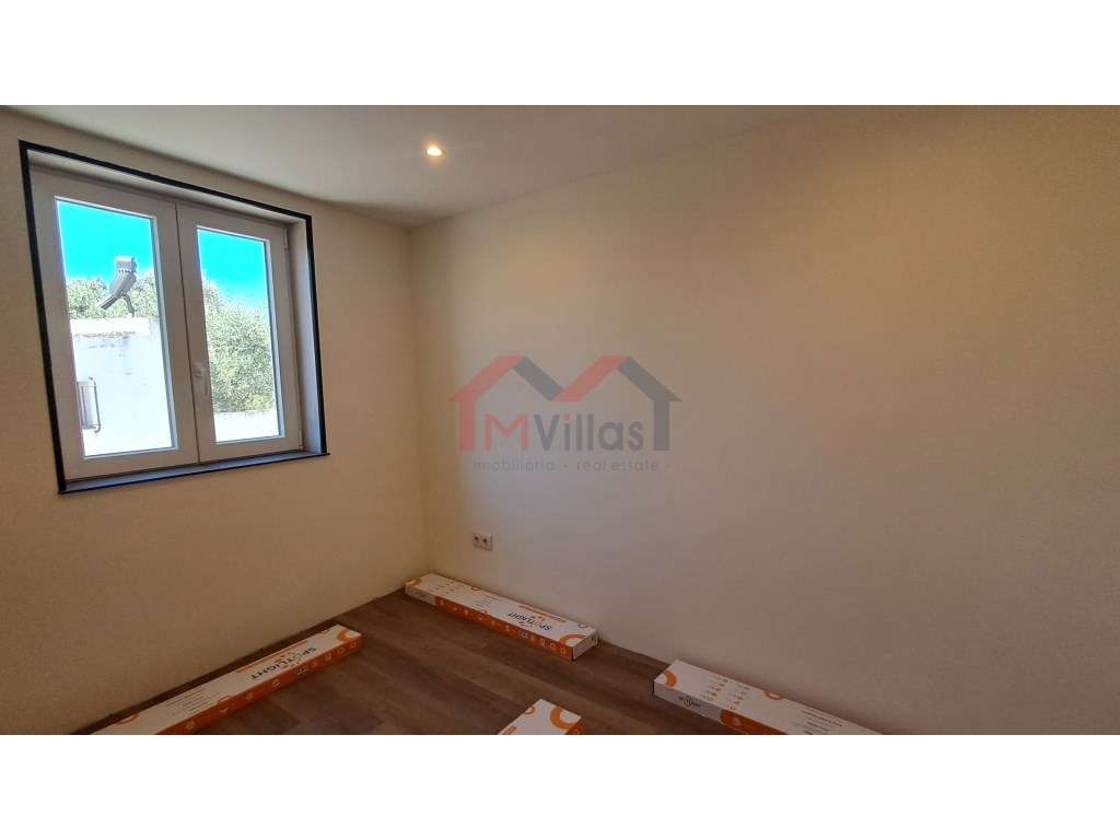 Moradia V2 renovada com terreno em Salir - Loulé-9