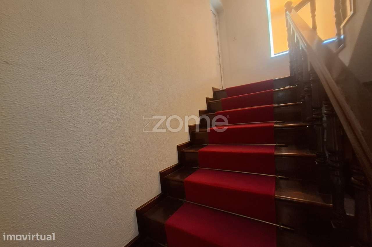 Espetacular Moradia T4 com Jardim e Garagem em Chaves-6