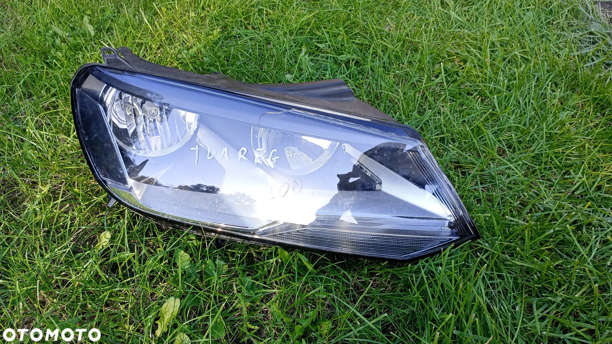 VW TOUAREG 7p LAMPA PRZOD PRAWA BEZ XENONU ZWYKŁA 2010-2015R PRZED LIFT - 4