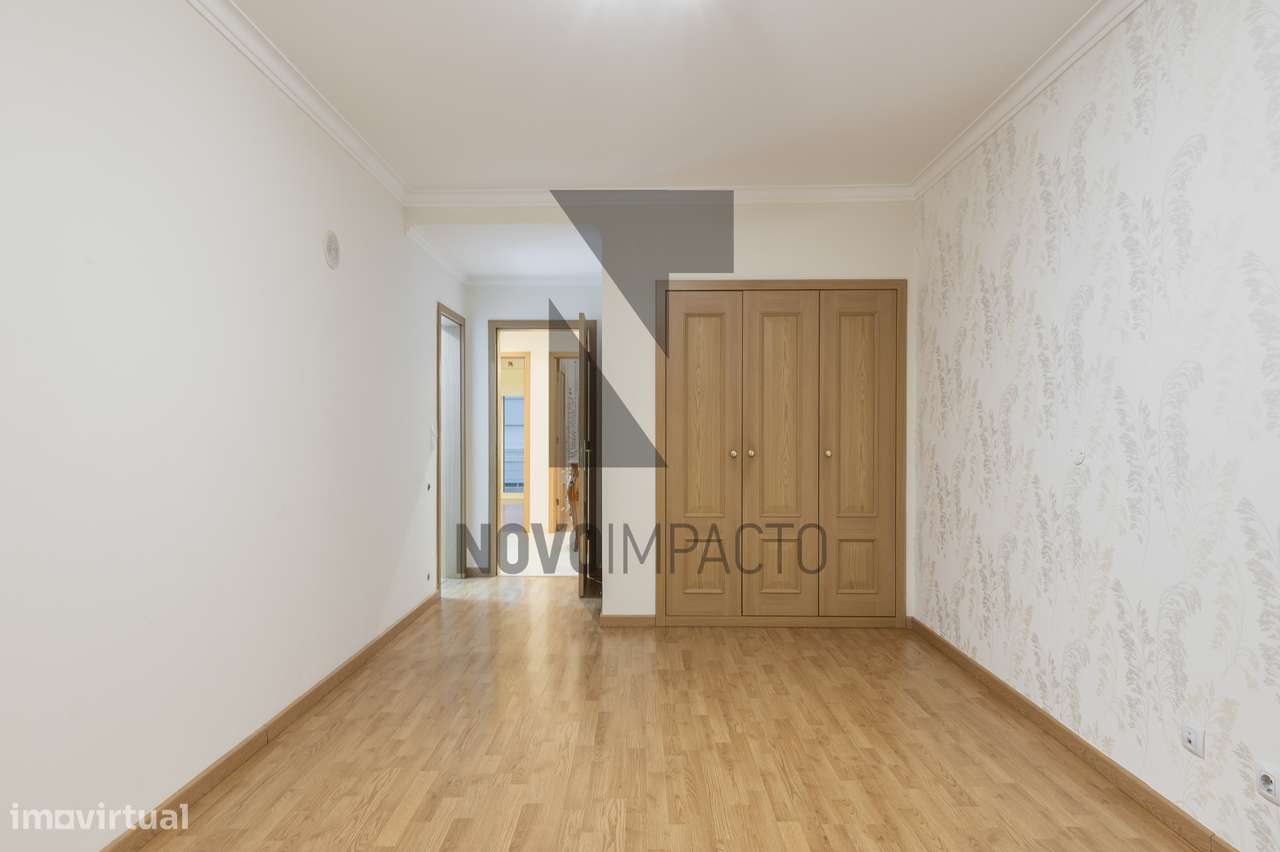 Apartamento T3 c/ parqueamento e arrecadação-30