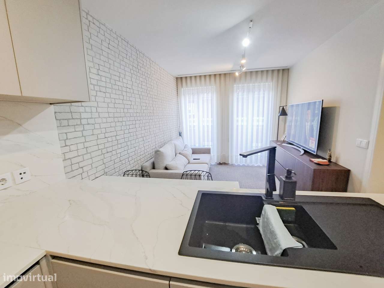 T1 Mobilado e equipado ( com rendimento )-1