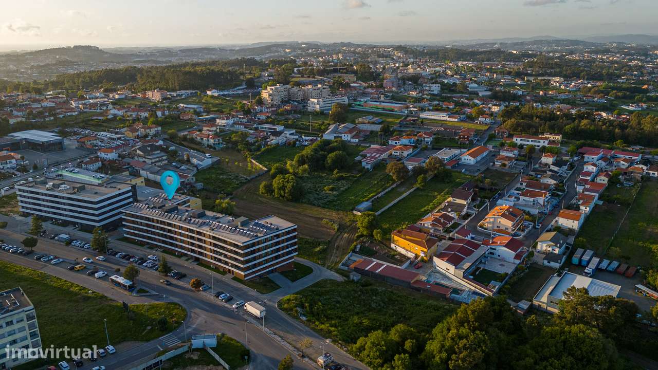 Exclusivo apartamento T3+1 seminovo, com 190m2, três frentes e box-39