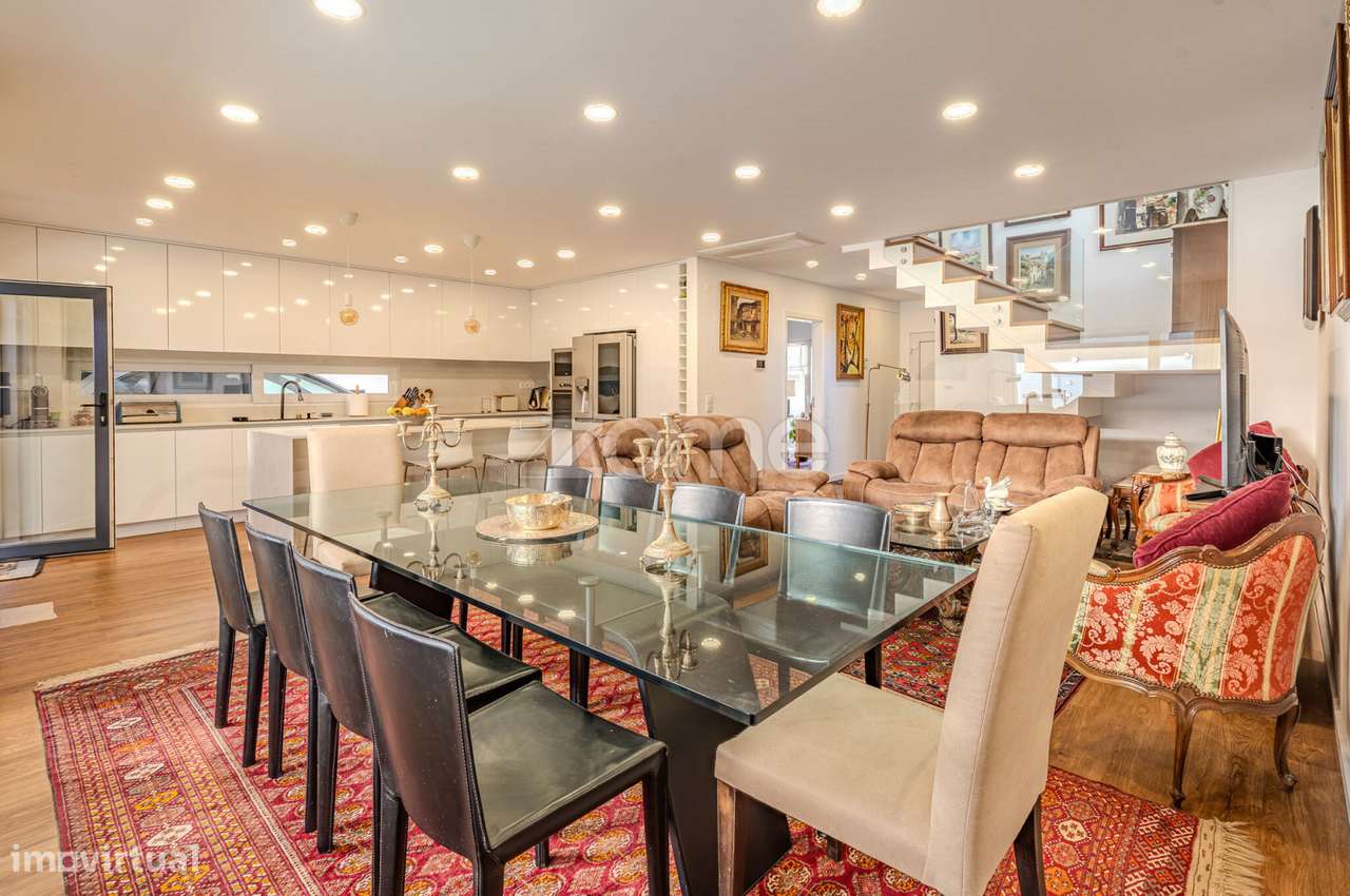 Moradia T4 em Fernão Ferro - Grande imagem: 4/43