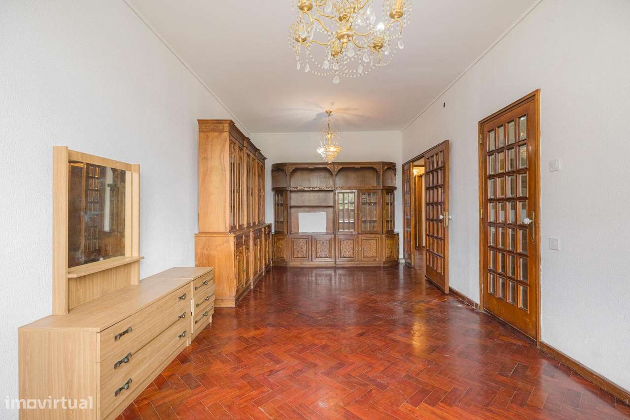 Apartamento T3 com varanda no Bonfim - Porto - Grande imagem: 2/30