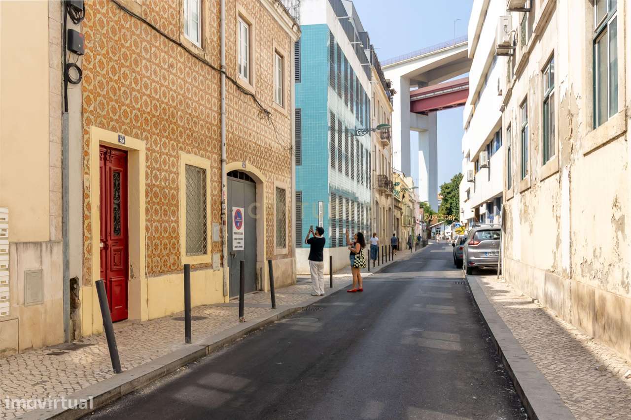 Apartamento na Rua Fradesso da Silveira – Alcântara, Lisboa-18