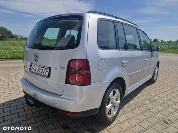 Volkswagen Touran 1.9 TDI Trendline DSG - 5