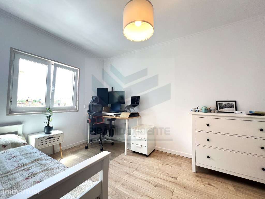 APARTAMENTO 1ºANDAR, T2, ESTACIONAMENTO, VISTA DESAFOGADA-19