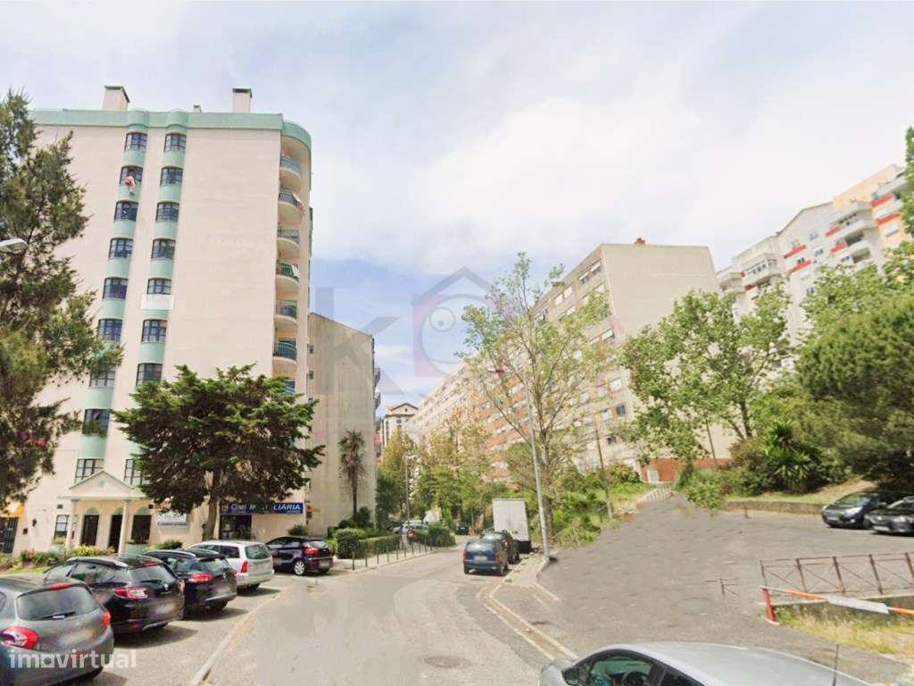 Apartamento 2+1 em Sintra-0