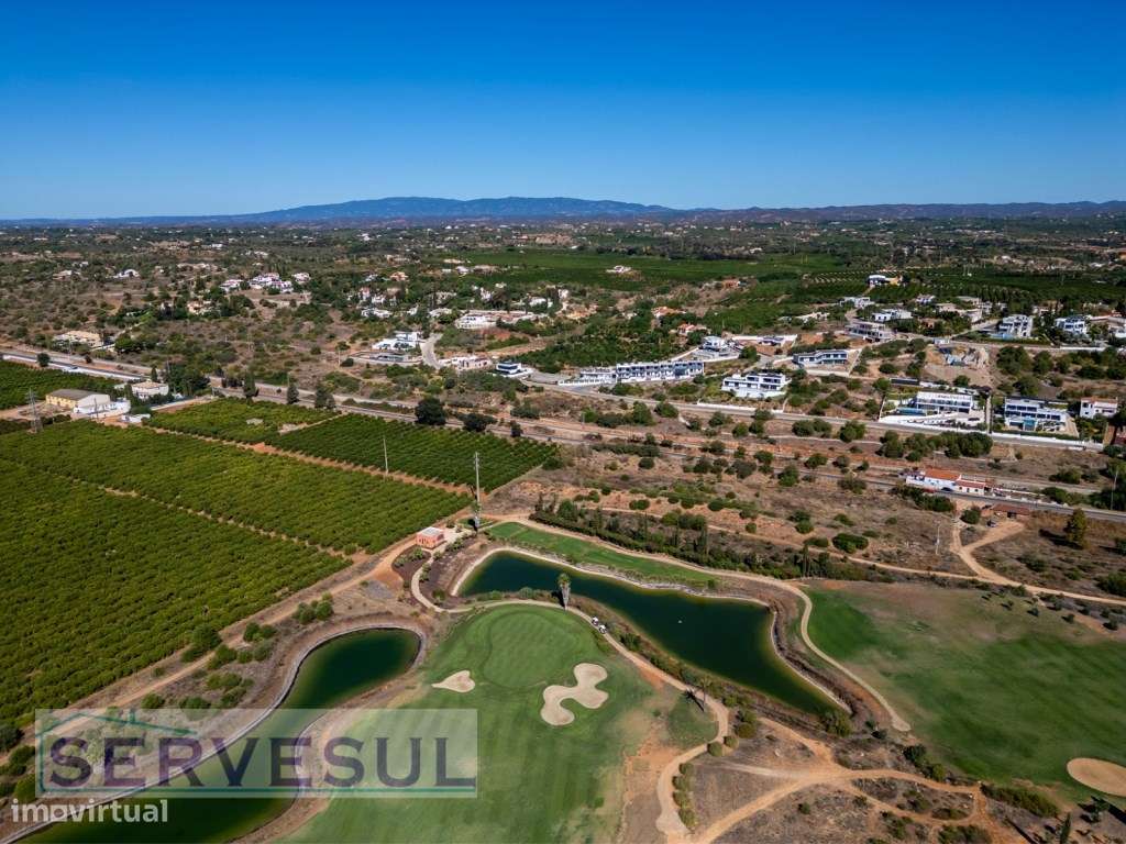 Moradia Moderna com Piscina e uma vista magnifica para o Campo de G...-51