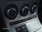 Mazda 3 2.0 Exclusive + - 28