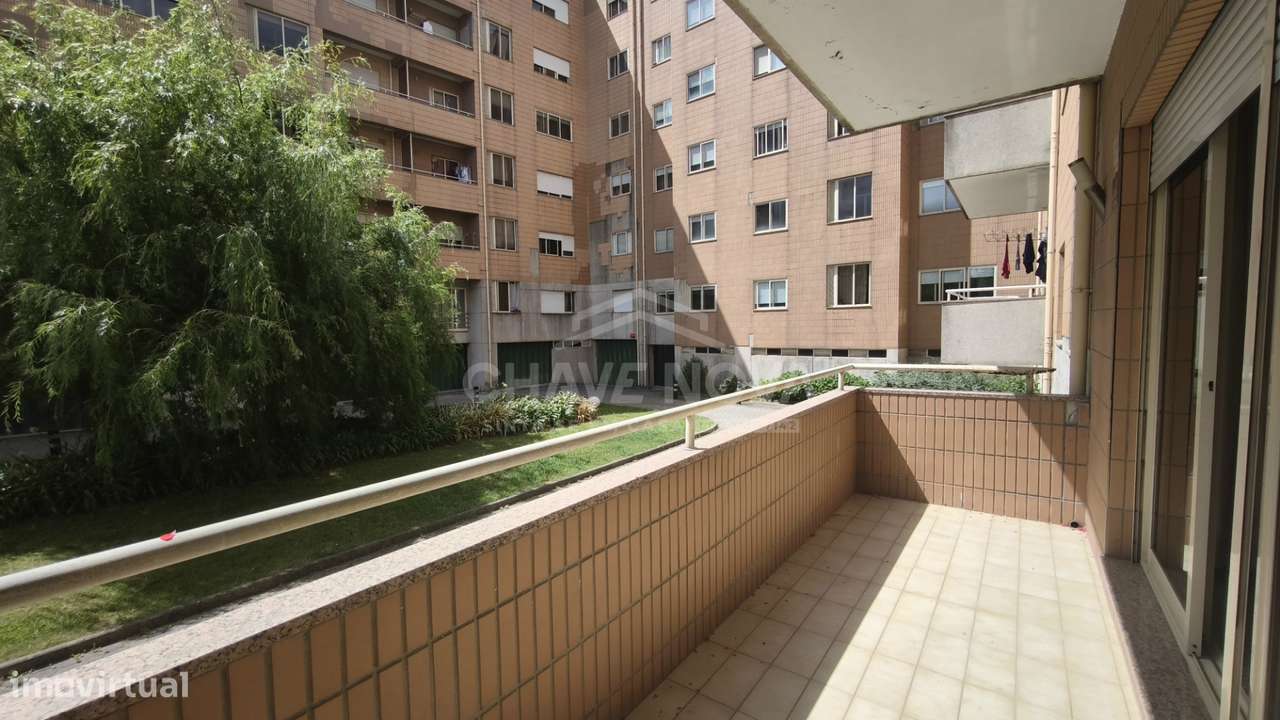 T1+1 Condomínio Reservado c/ Lugar de Garagem em Canidelo-14