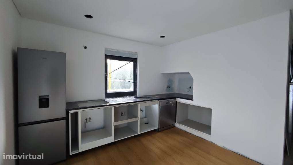 Andar de moradia EM BARROSELAS NOVO E RENOVADO. - Grande imagem: 4/12