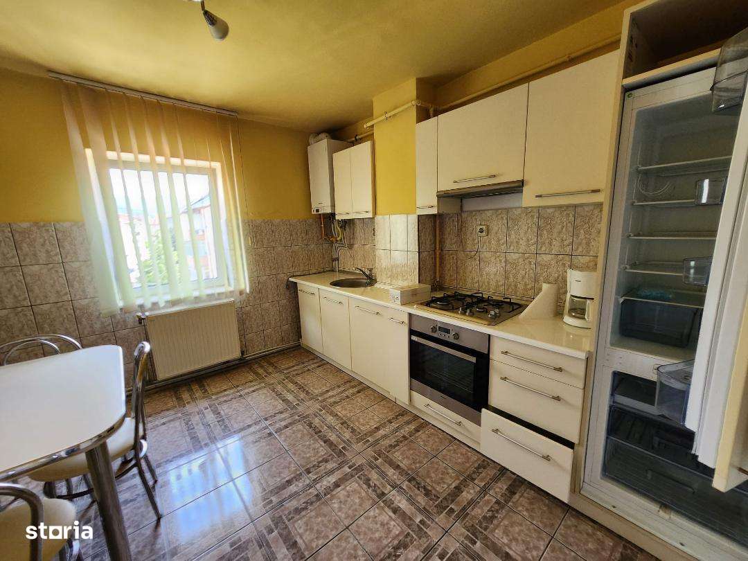 De vanzare Apartament 2 camere, Loc. Cugir. - Imagine principală: 2/11
