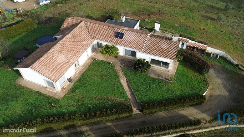 Casa de Campo T4 em Vila Real de 481,00 m2