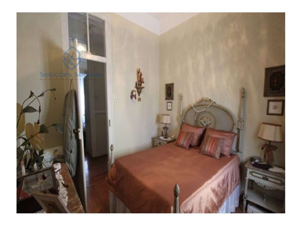 Prédio, com 2 andares com utilizações independente - Centro Moita-11