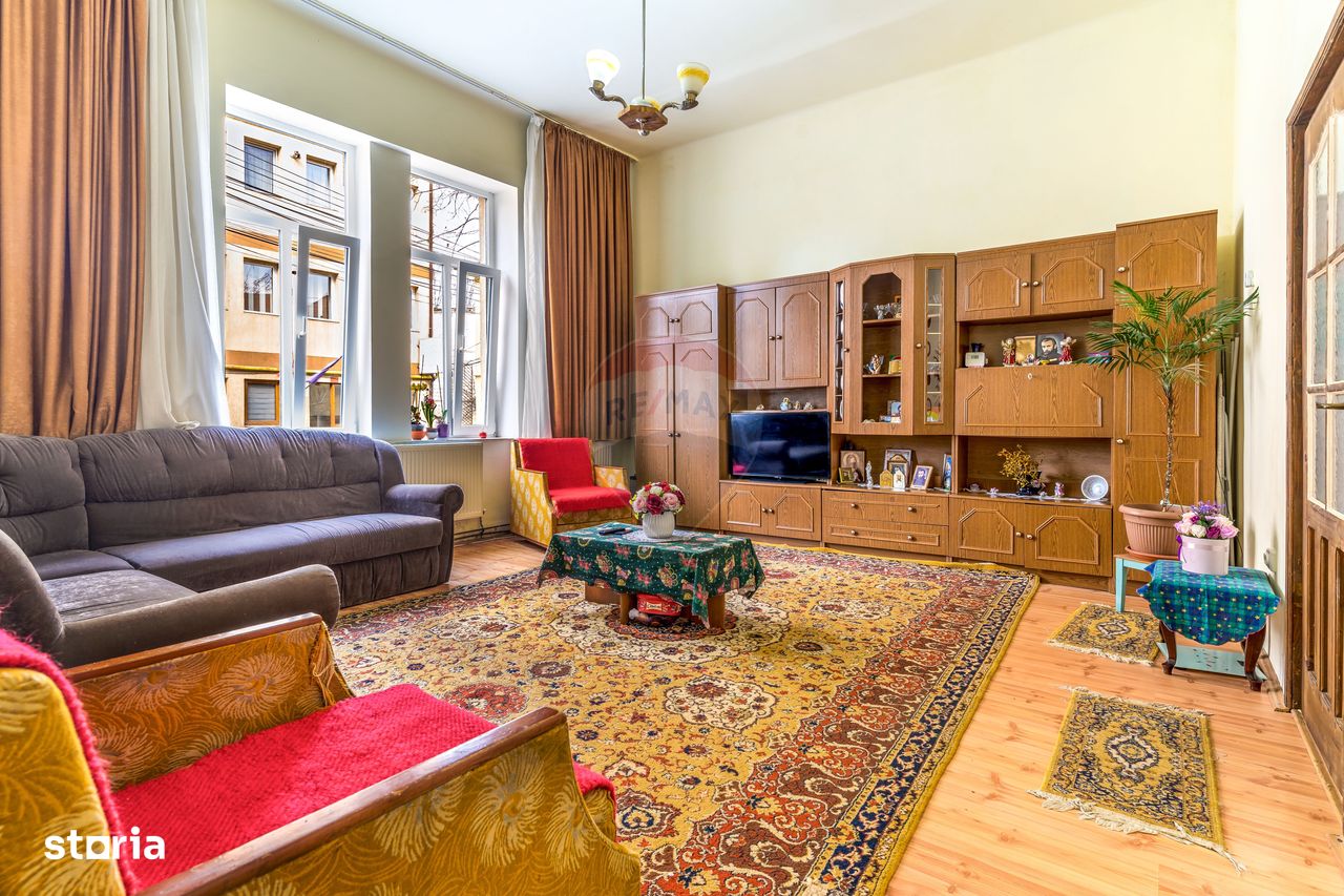 Apartament în Casa, Central, Str. Paris, Curte și Garaj, Cluj-Napoca