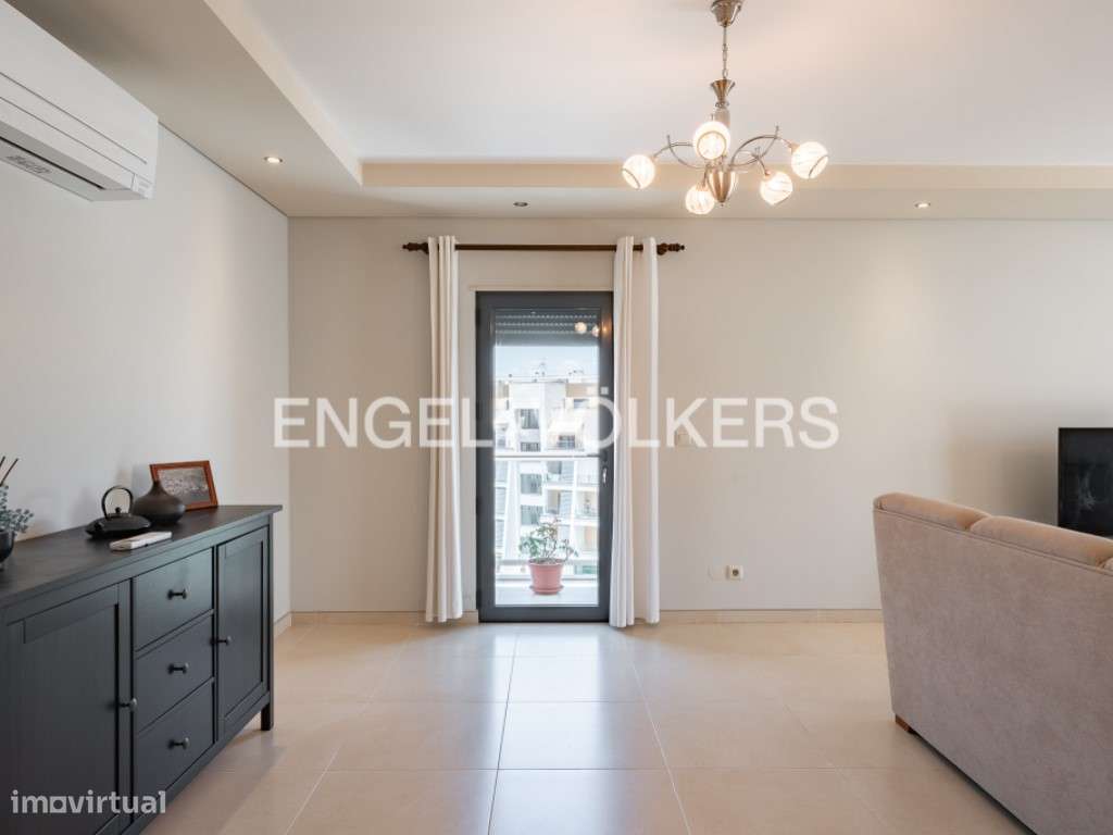 Exclusivo Duplex T2+1 com Terraço Privativo e Vista Panorâmica-2