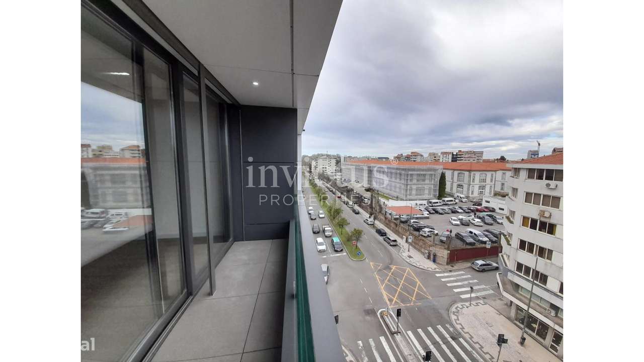 Apartamento T3 em plena Av. da Boavista-16
