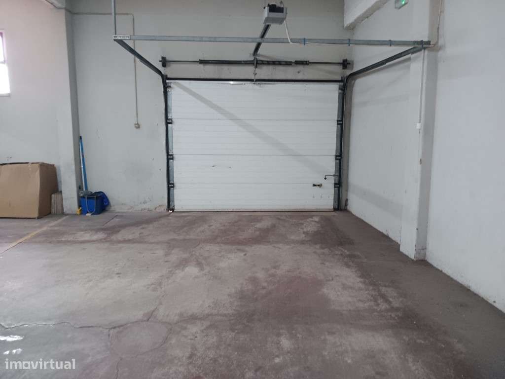 T1 Magoito com varanda e parqueamento-24