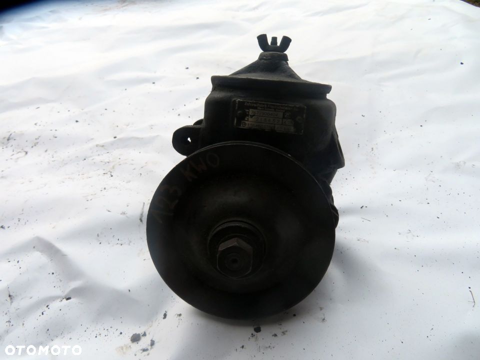 POMPA WSPOMAGANIA E-KLASA W123 2.3 2.4 2.8 3.0 ZF 7672900404 1164601780 MERCEDES 1975-1986 - 1