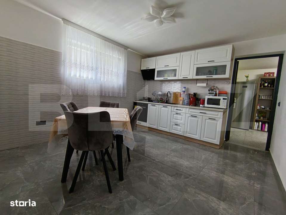 Casa cu 4 camere mobilata si utilata in suprafata de 237,9 mp - Imagine principală: 5/19