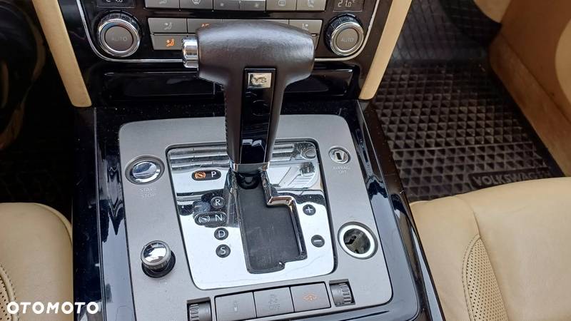 Volkswagen Phaeton 4.2 V8 4MOTION Automatik (4 Sitzer) - 13